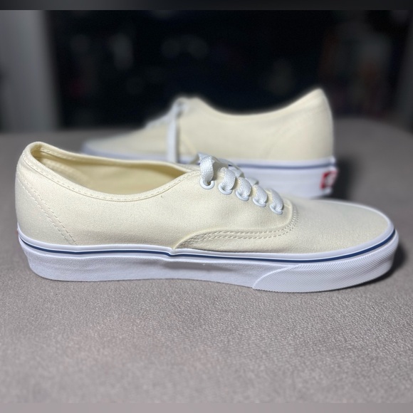 Authentic Vans Shoes Off White / Cream Colour Men’s / Women’s Size 7.5 M / 9 W - Picture 4 of 15